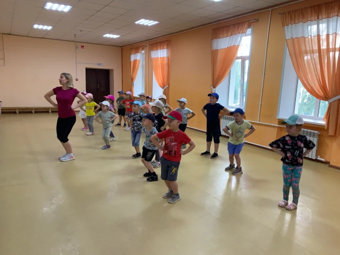 Экскурсия в ДК "Металлург" Экскурсия в ДК "Металлург".